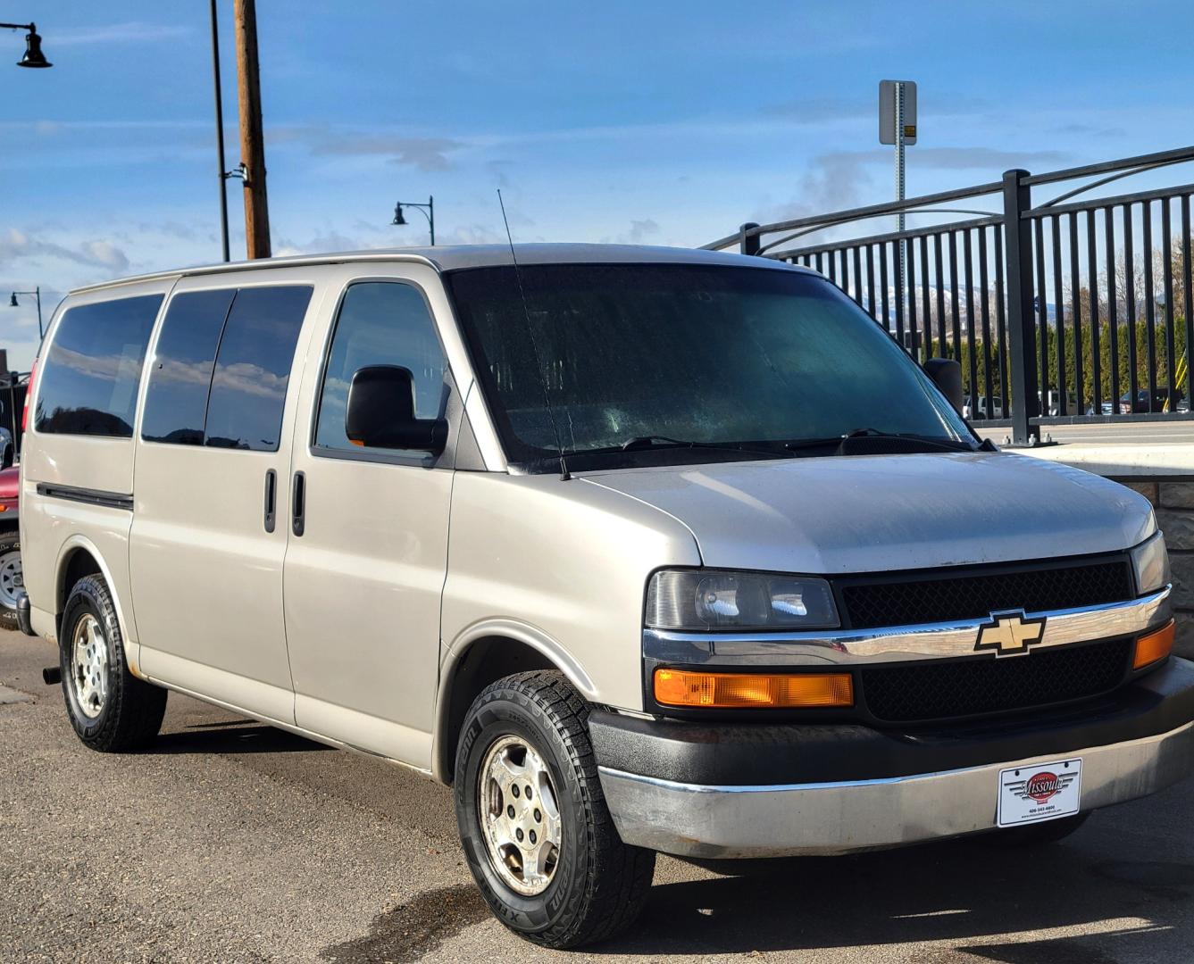 2007 White /Tan Chevrolet Express Express (1GNFH15Z471) with an 5.3L V8 engine, 4 Speed Auto transmission, located at 450 N Russell, Missoula, MT, 59801, (406) 543-6600, 46.874496, -114.017433 - Runs well. Shifts great. AWD works Perfectly. But... Has a few dash lights on. (ABS, Check Engine and Airbag) Seats 11. 5.3L V8. 4 Speed Automatic Transmission. Front and Rear Climate Control. AM FM CD Player. Power Windows and Locks. Because of the Miles, Financing is NOT Available. - Photo#3